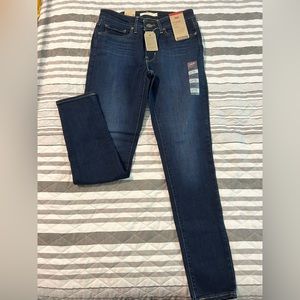 Levi’s 711 Skinny Jeans